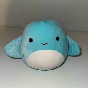 Stingray plush. like squishmallow.